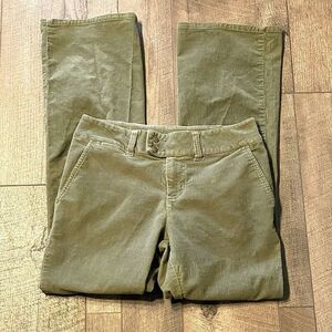 New! Ellemenno Green Flare Cords. Size 9.